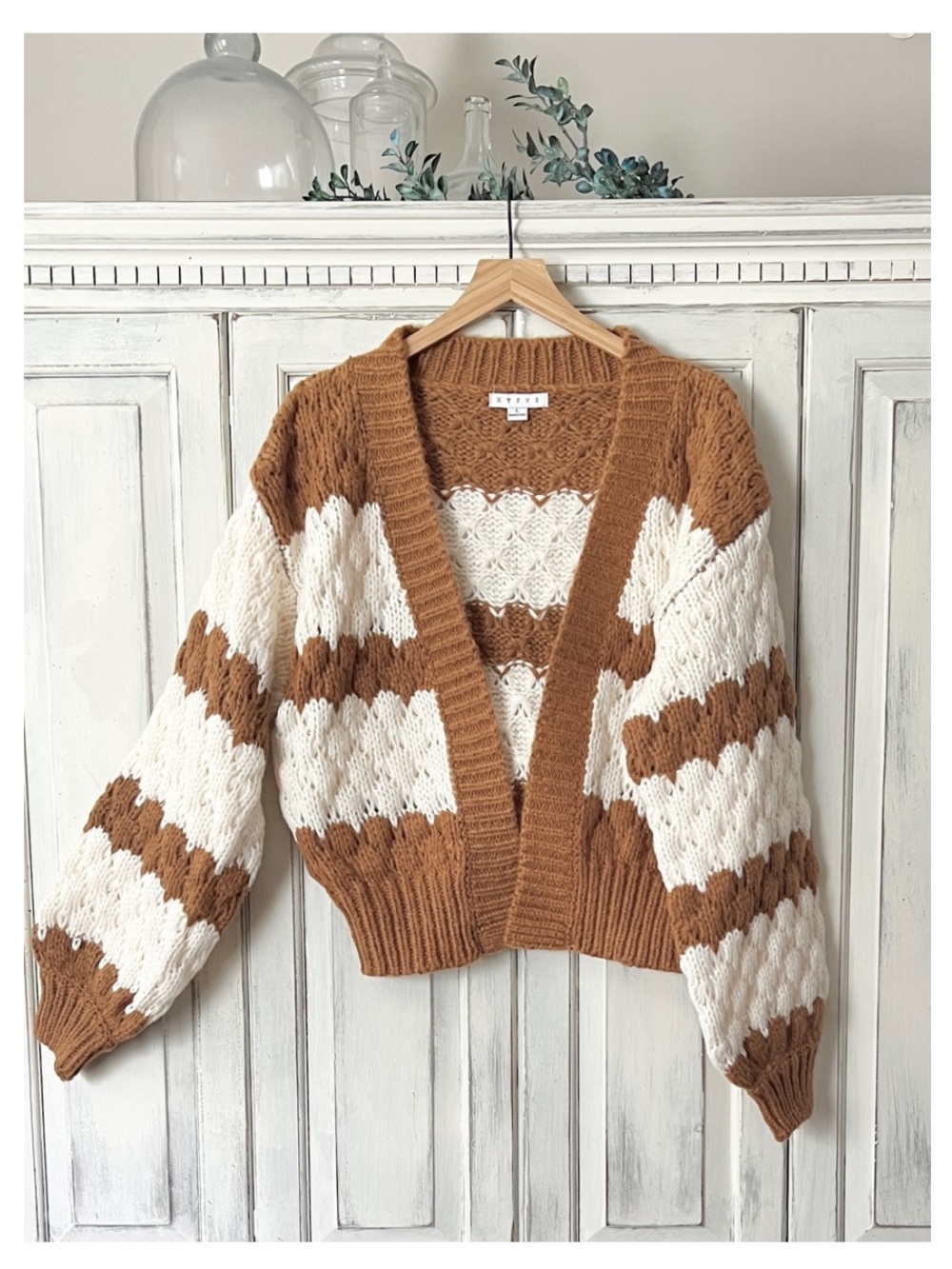 ๐ NWT HYFVE Chunky Cozy Scalloped Striped Open Front Cardigan in Brown/Ivory